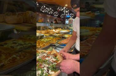 Jules makes a Strawberry Arugula Burrata Speciale with Pasquale @PappardellesPizzeriaandRestaur