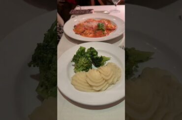 If you’re ever in New York City, La Masseria is MUST try 🥂✨🍝 #newyorkcityeats #foodreview