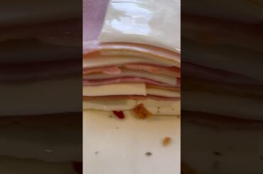 Coussin jambon fromage #recettefacile #airfryer  #capodonrozzo #pourtoi #4k #shorts #fyp  #food