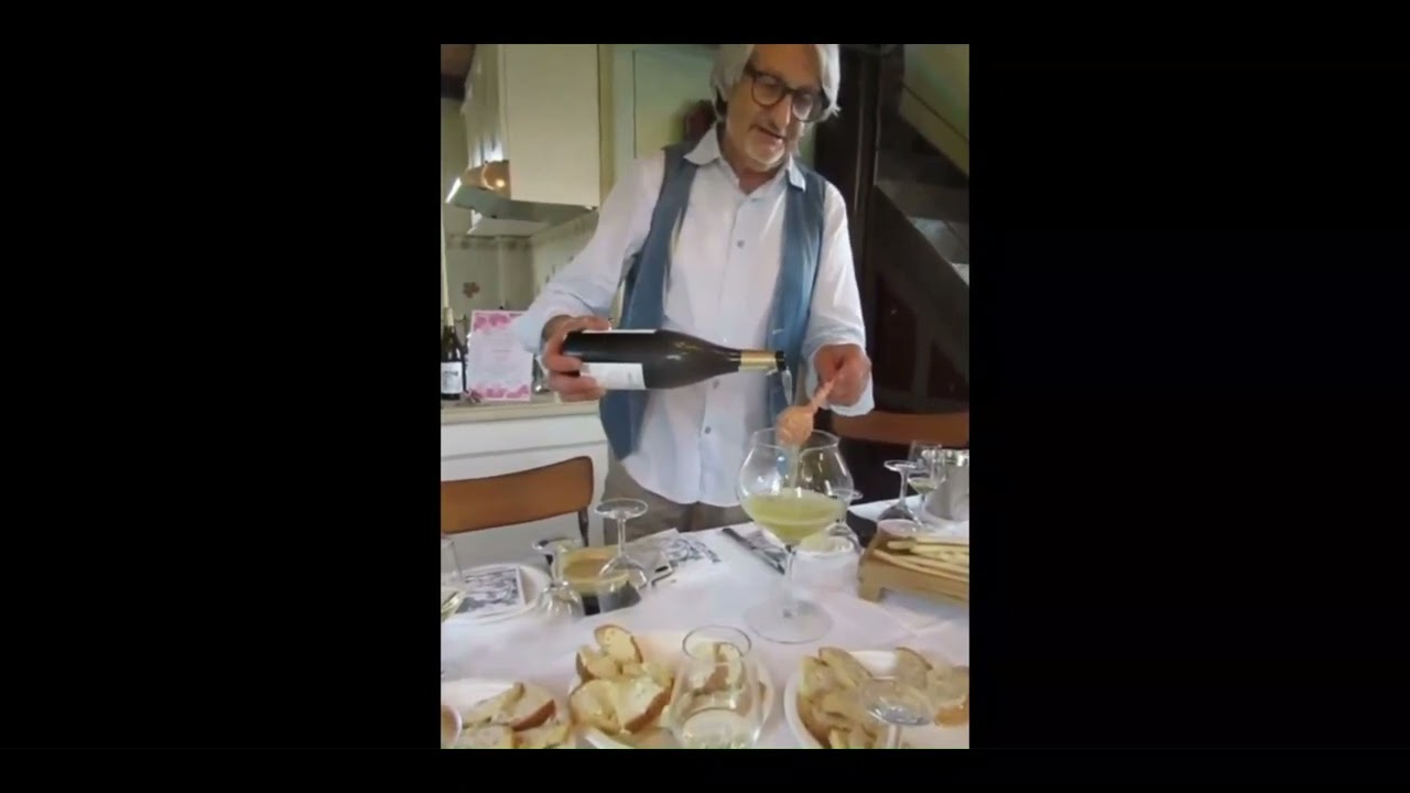 Italian Wine Expert Shows His Secret Honey Spoon Trick #Shorts Italian Wine Expert Shows His Secret Honey Spoon Trick #Shorts