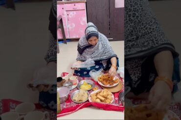 Italy Mandi Vada Aaj breakfast bahar se mangaya #food 💫#viralvideo #trending #housewifevlogger