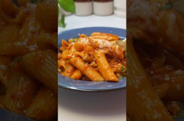 Quick Red Sauce Pasta #shorts #shortsfeed #easyrecipes #breakfastrecipe #lunchboxrecipe