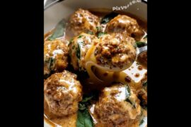 Creamy Tuscan Low Carb Meatballs!