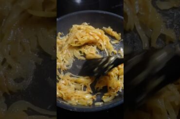 Creamy Caramelised Onion Pasta! 😍 #weekenddish