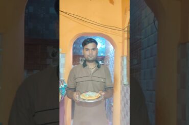 chalo ghar par pizza bante h #short #ytshorts #food #cooking #viral @trsshortvideos1258