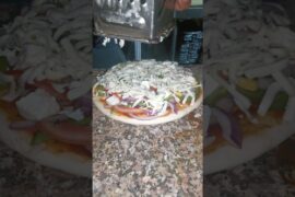 viral creamy cheese pizza recipe #foodblogger #food #foodvlog #cooking #recipe #streetfood #pizza