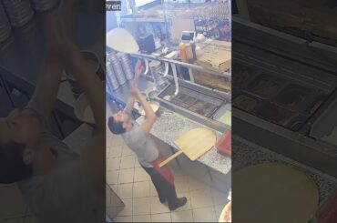 Party time #pizza #viral #pizzalover #youtubeshorts #subscribe #itspizzatime #italianfood #trending