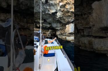 Restoran ini ada di tempat yang nggak seharusnya dipakai makan 😳🔥