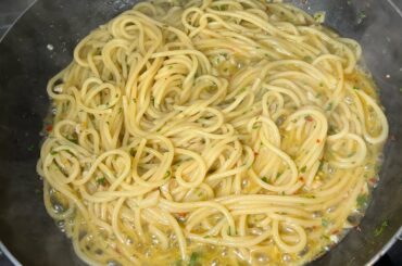 gli spaghetti aglio e olio ❤️🌟#pasta #cucinelli #italiancuisine #cucinafacile #recipe #italiancuisi