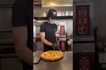 #pizzajohns #pizza #itspizzatime #pizzalover #bbqpizza #food