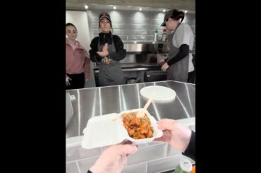 I swapped four curries for one pizza 😮🍕