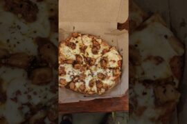 Pizza Lovers Must Watch! Rolling Crunchy Patia Food Review 🍕