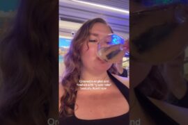 Fitting right in with the locals 🤦🏻‍♀️ #learningitalian #italytravel #italianriviera #italianwine