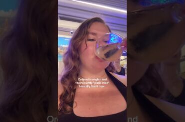 Fitting right in with the locals 🤦🏻‍♀️ #learningitalian #italytravel #italianriviera #italianwine