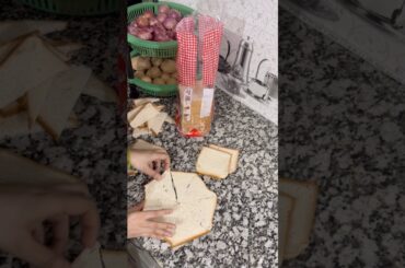 10 minutes m bnaya pizza bina pizza 🍕base ke #pizzabase #easyrecipe  #cooking #food #viralvideo