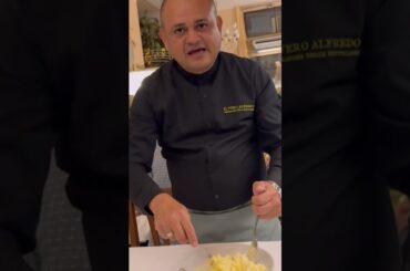 When in Rome, I didn’t expect to be fed pasta  by a wait staff 🇮🇹..🤣