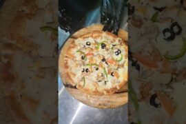 Crispy Cheesy Pizza ASMR 🔥🍕 #shorts #mansoorhub