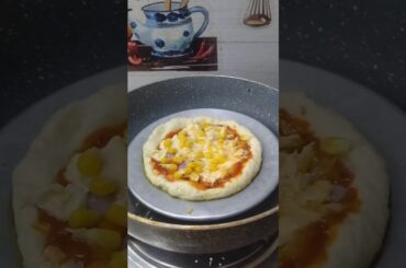 Home made pizza 🤩🍅💞🙌🧿🥰🙂🤭❤️💕🥳😍 #dailyvolge #minivlog #relookingcuisine #cooking #cookingfood