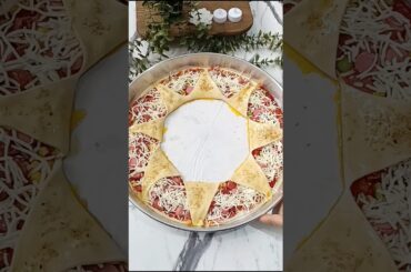 Pizza tarifi 🍕 kaydedip mutlaka deneyin 🤌 #youtubeshorts