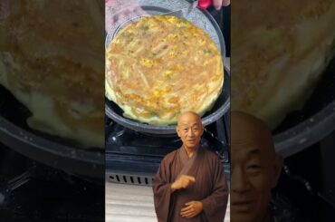 TORTA DE MACARRÃO NA FRIGIDEIRA RÁPIDA E DELICIOSA! #shorts #dicas #receitas #gastronomia