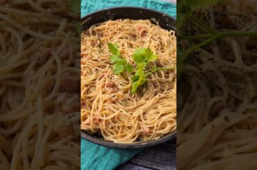 Perfekte Spaghetti Carbonara in 60 Sekunden 😍🍝 | Original Rezept ohne Sahne! #carbonara #spaghetti
