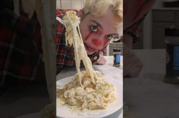 Shrimp Fettuccine Alfredo #clown #clowns #cookwithme #clownmakeup #cooking