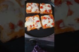 #cooking bread Pizza easy to cook recipe more videos subscribe my channel #song #short #viral 🥰🥳🎉