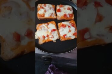 #cooking bread Pizza easy to cook recipe more videos subscribe my channel #song #short #viral 🥰🥳🎉