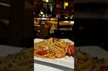 Seafood evening in Venice 🦐🕯️ #shorts #venice  #seafood #italy