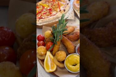 #italy #pizza #eating #crispy