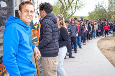 Forming EXTREMELY Long Lines At Food Trucks