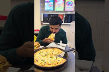 Best Pizza Deal #food #deliciouspizza #food #foodie #viral #streetfood #foodforfoodies #pizza