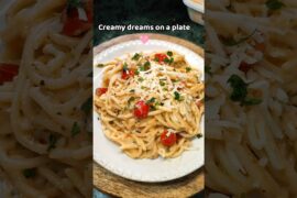 #shorts Creamy Cheesy Spaghetti in 10 mins 😍 #ytshorts #viral #food #shortsfeed