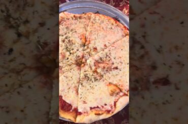 Veggie and Cheese Pizza at Julian’s Little Italy-an authentic Italian restaurant,Dunedin,Florida,USA