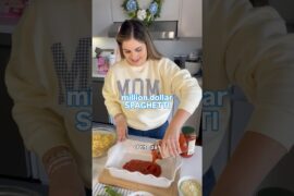 one of the BEST + easiest dinner recipes. Get it on best friends for frosting + my cookbook