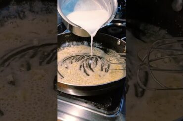 White Sauce Alfredo Style Pasta Recipe at Home #pastatime #whitesaucepasta #italian #recipe #shorts