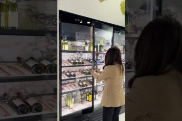 Totem Wine: vetrina vino refrigerata di design 100% made in Italy #ristorazione #horeca #vino #wine