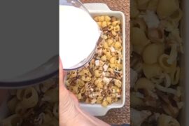 Cheesy Pasta with Chicken & Mushrooms #quickrecipe #comfortfood #shorts