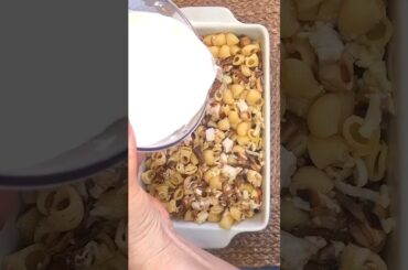 Cheesy Pasta with Chicken & Mushrooms #quickrecipe #comfortfood #shorts