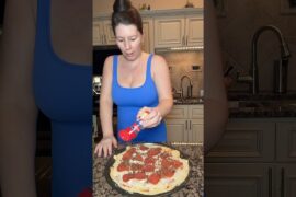 Homemade Pizza! I forgot to show it out of the oven Sorry! #homemadepizza #pizza #cooking #fypシ