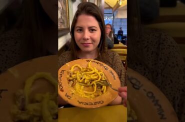 Esse é o melhor carbonara de Roma 🇮🇹 #roma #italia #carbonara #massa #restaurante #pasta