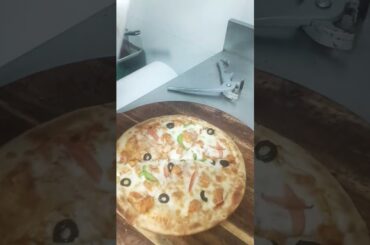 This Pizza Cut is TOO Satisfying 🍕🔥