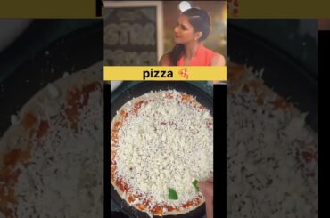 Celebrity favourite 😱 😱 Comfort food Pizza 🍕#shorts #foodshorts #shortsfeed #viral #pizza #celebrity