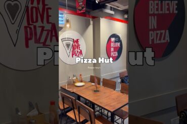 Pizza Hut #pizza #hut #pizzahut #garlicbread #cheese #bread #snacks #bengaluru #food #foodie #cafe