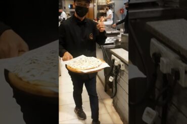 pizza ready lol😍🥰 #middleeast #pizza #cooking