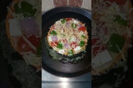 Viral Roti pizza recipe 😋😋#pizza #youtubeshorts #shorts #viral