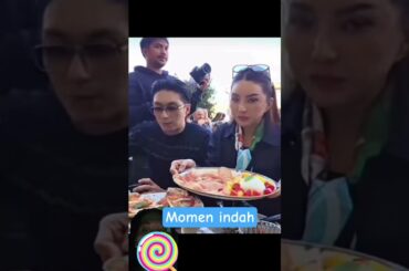 Sarwendah dan Gio makan di restoran Italia
