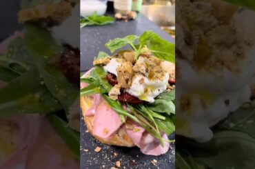 #buongiorno #buono #panini #panino #yummy #napoli #napolita #italy #foodie #foodlover #europe #food