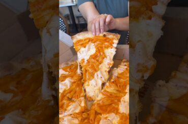 You can’t go wrong with the VODKA BURRATA PIE from Marinara Pizza NYC! 🍕🍝🔥🤤 #DEVOURPOWER