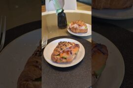 италия бутерброды в 5 звезд  отеле Милана , розовое вино